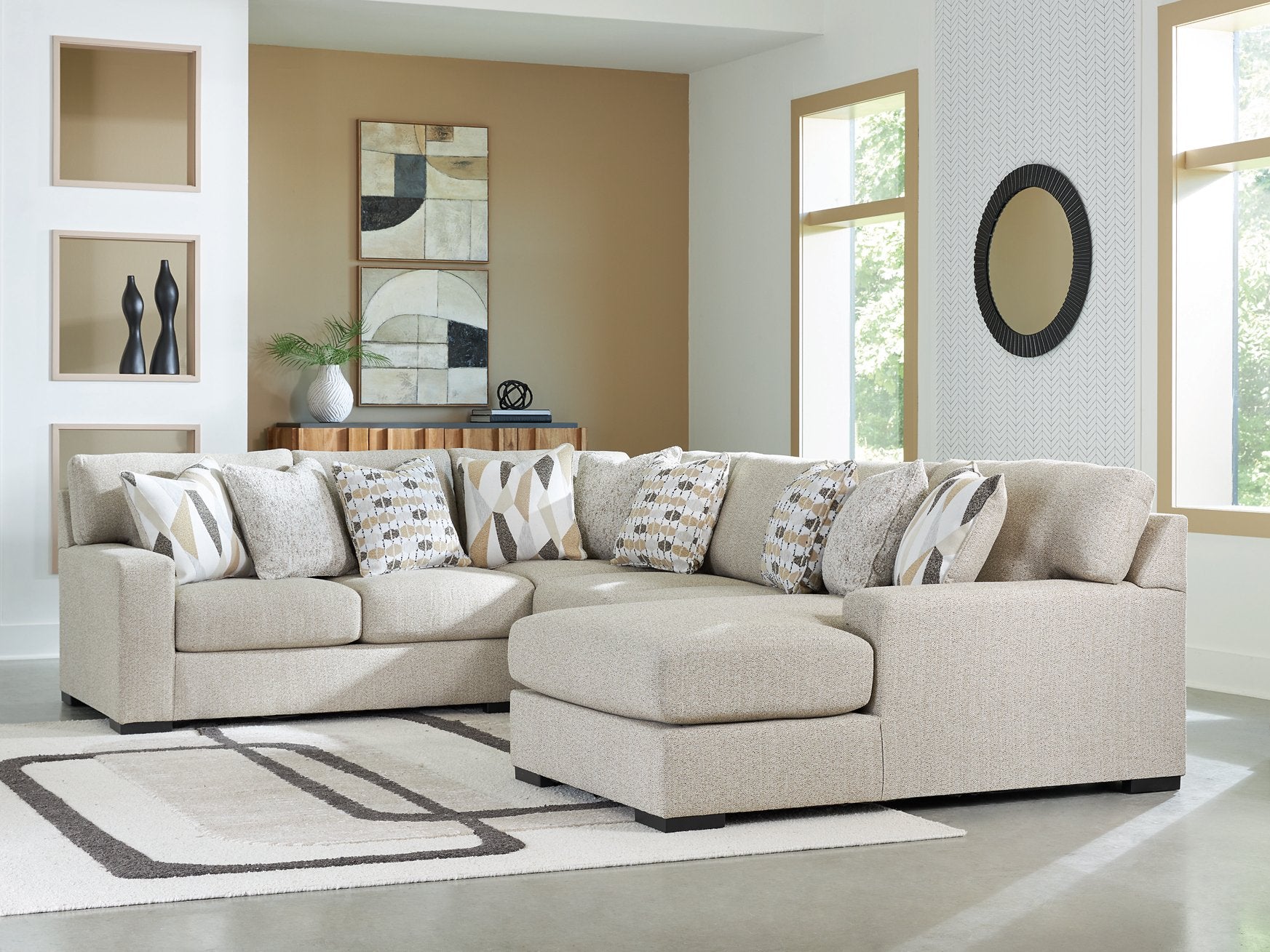 Laurelgrove Sectional with Chaise