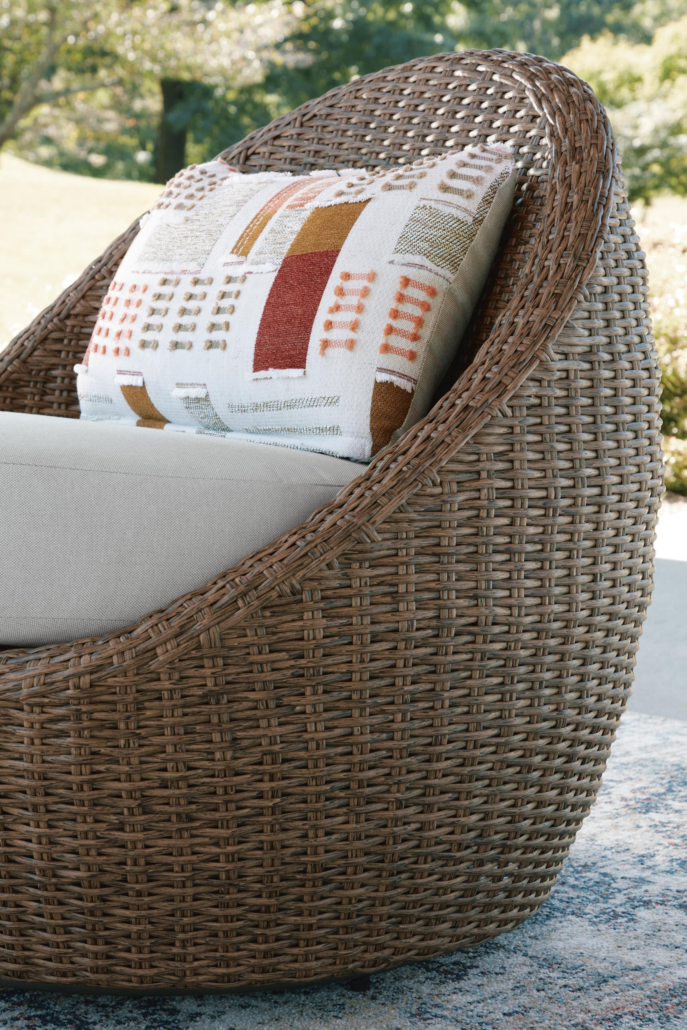 Double Point Outdoor Seating Set